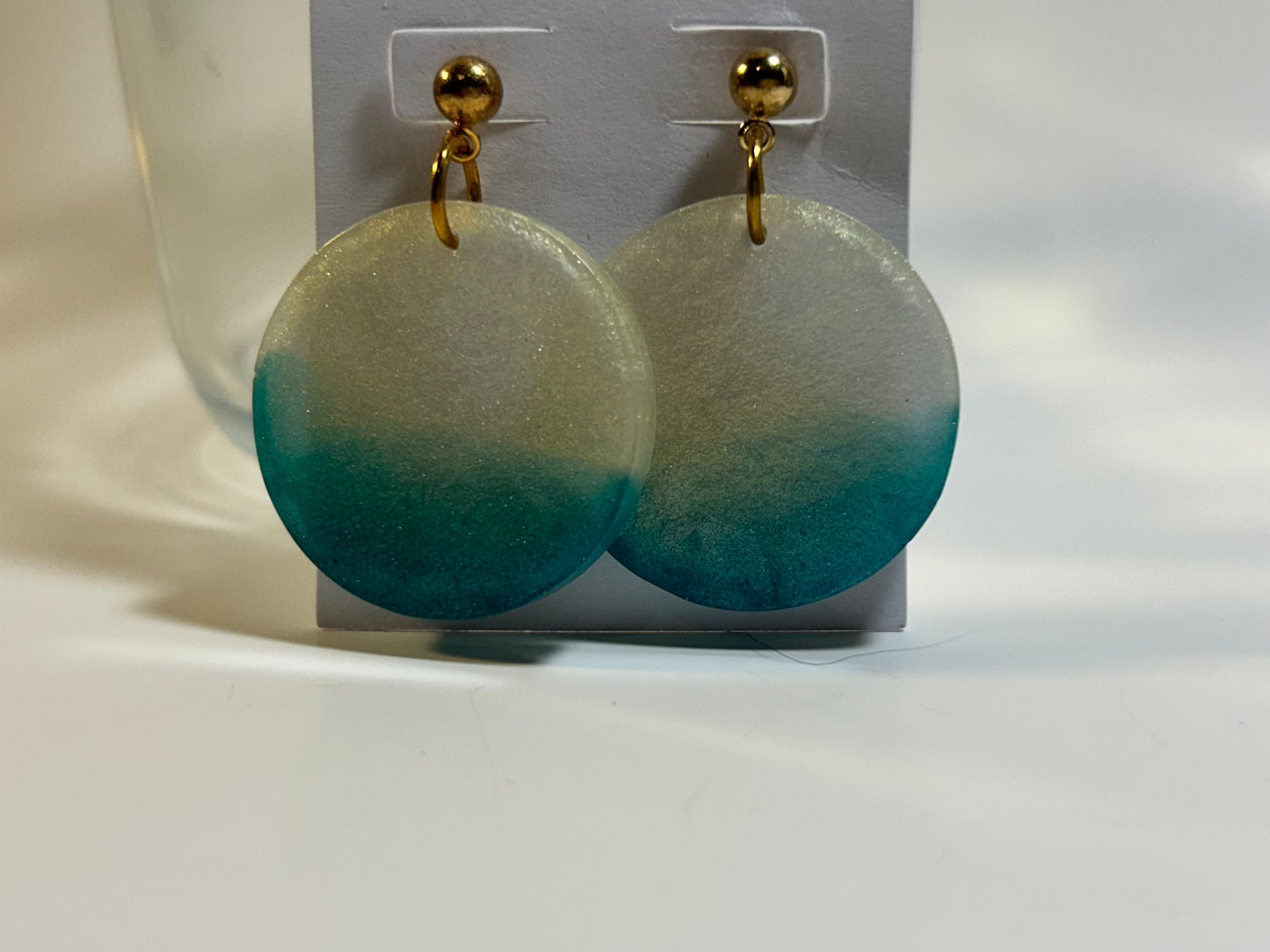 Gradient pendant earring