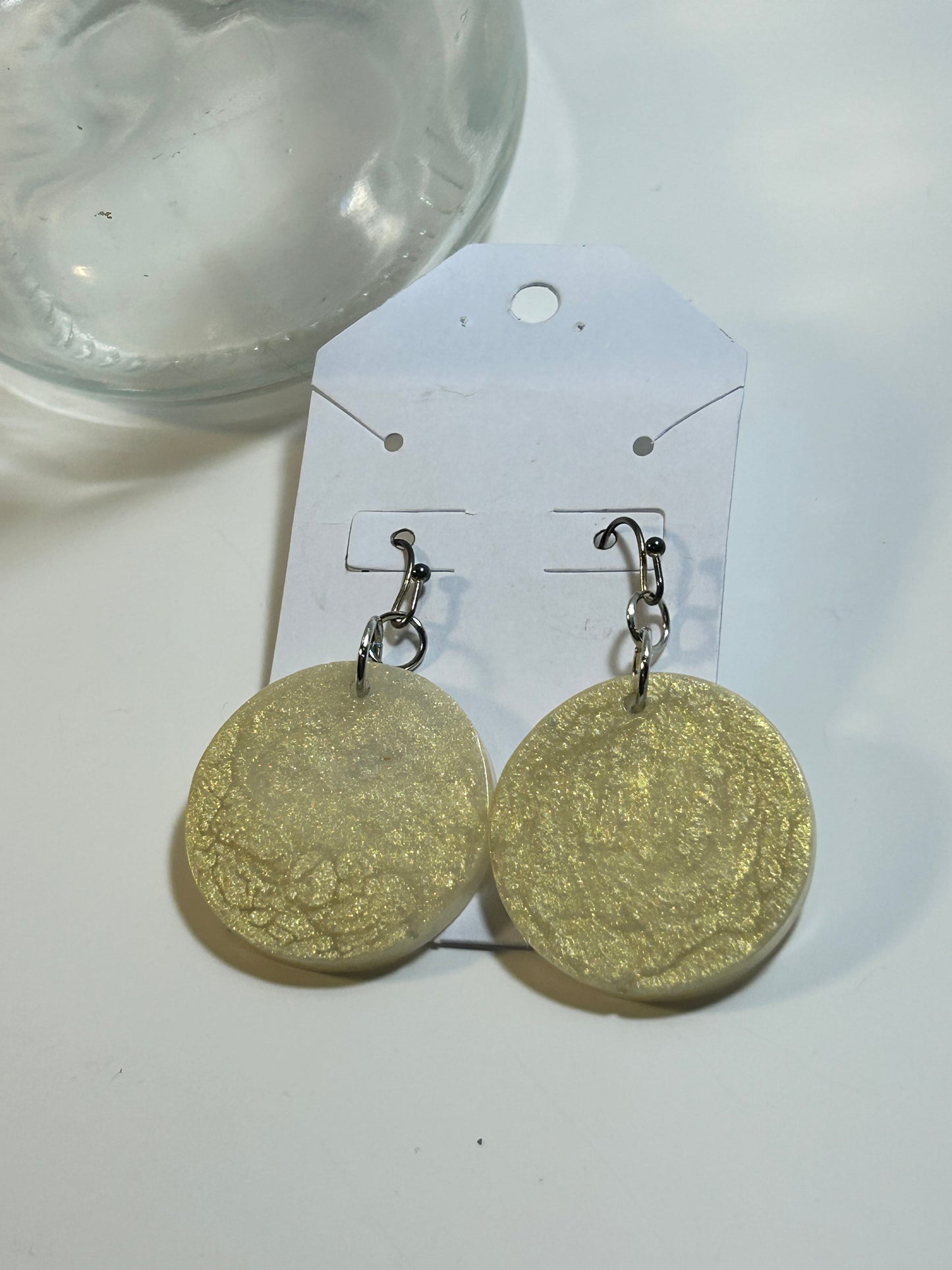 Gold round earring